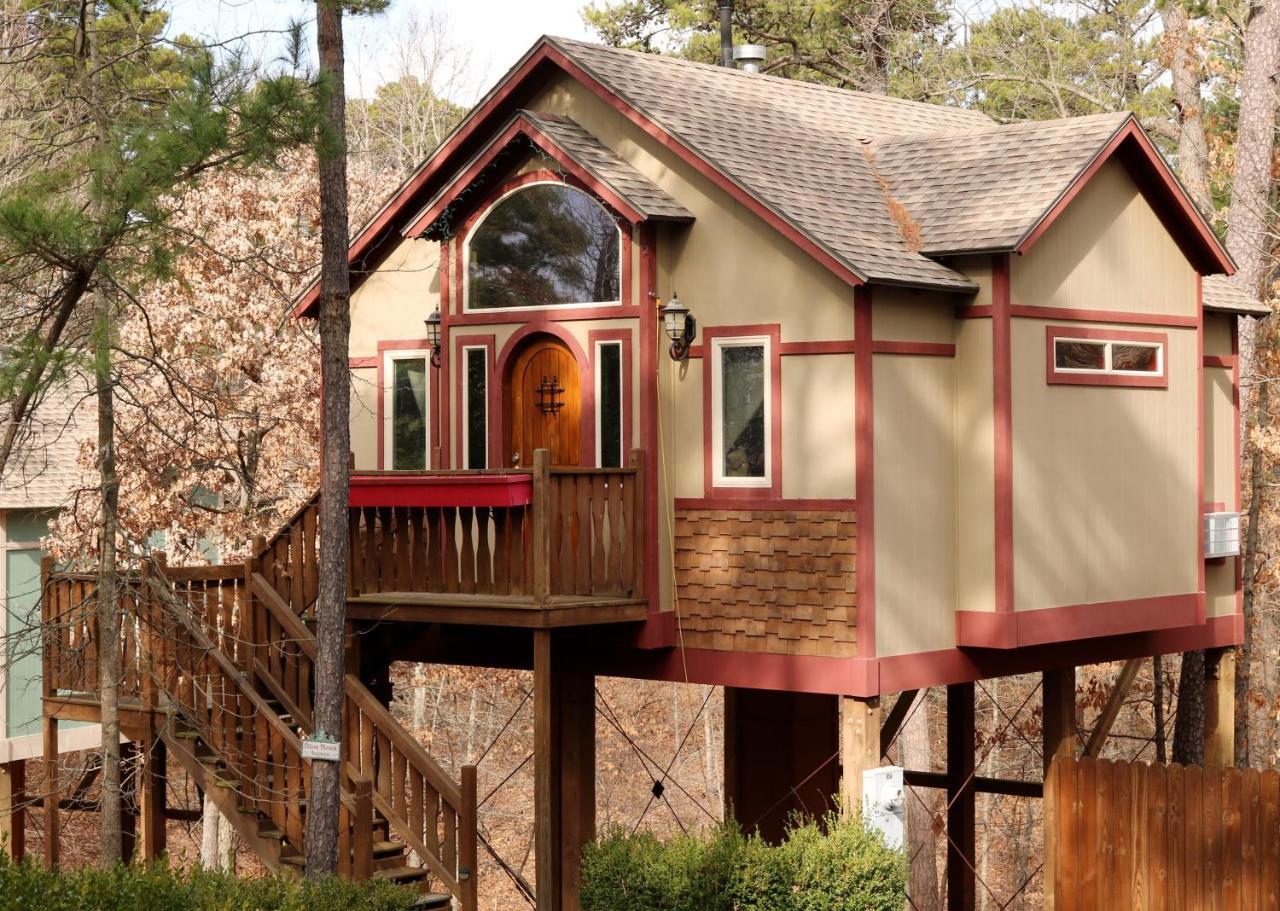 The Grand Treehouse Resort Юрека Спрингс Екстериор снимка