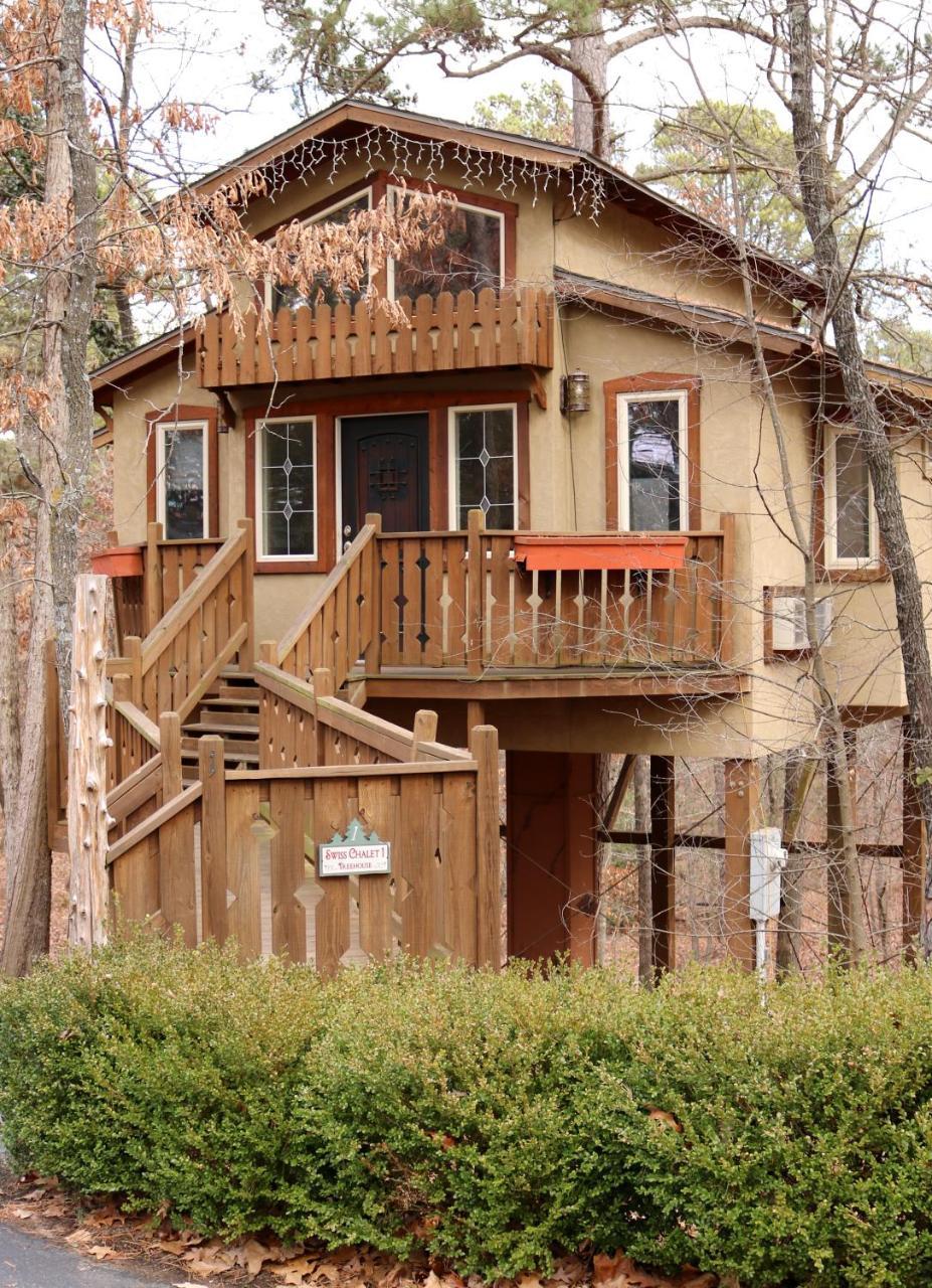 The Grand Treehouse Resort Юрека Спрингс Екстериор снимка
